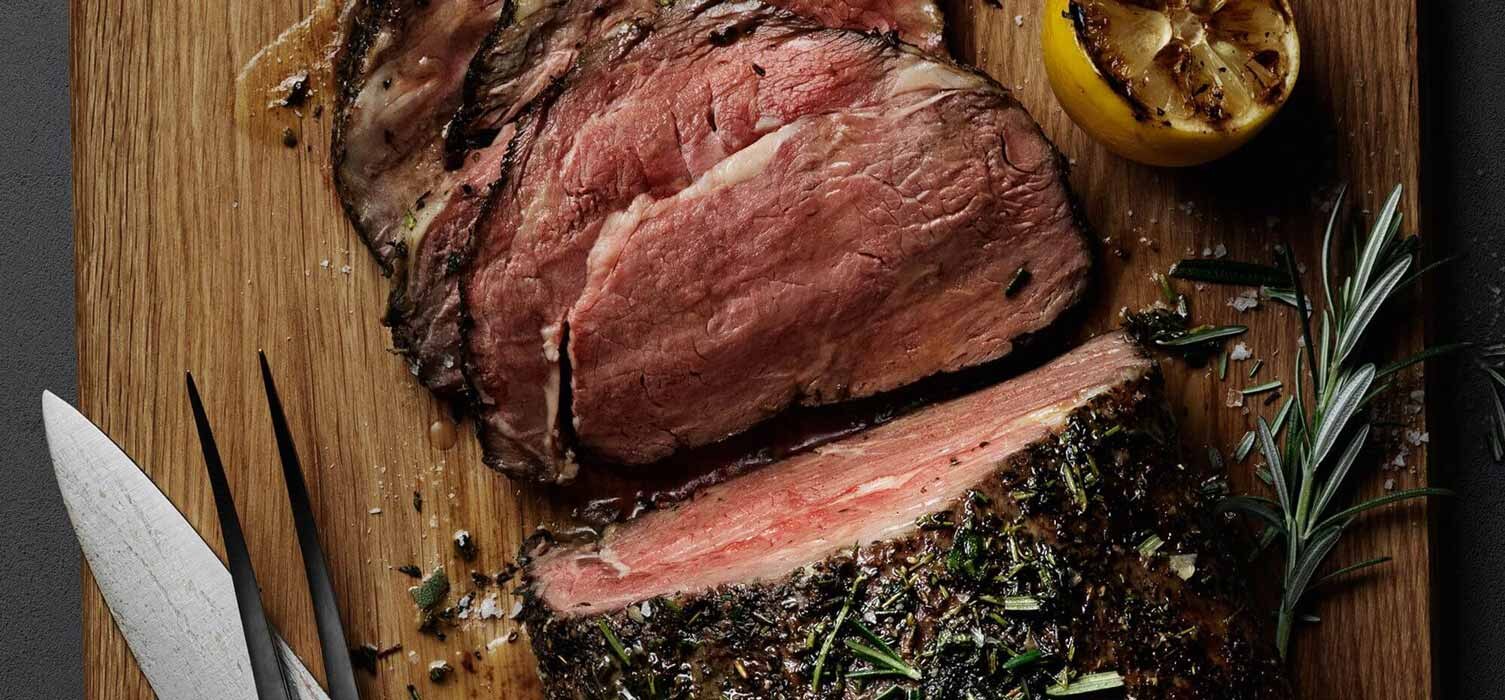 ROAST BEEF WITH HERBS AND PEPPER